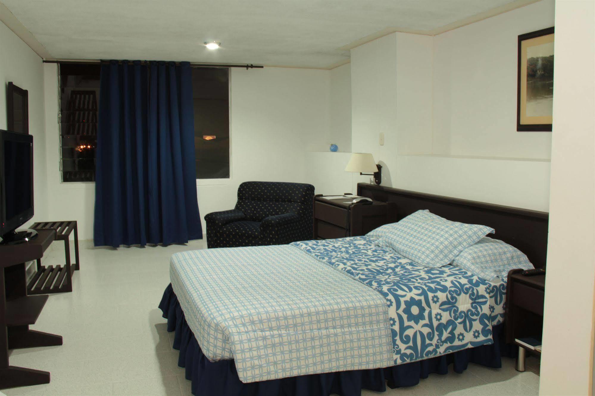 Hotel Don Gregorio Cartago Exterior foto
